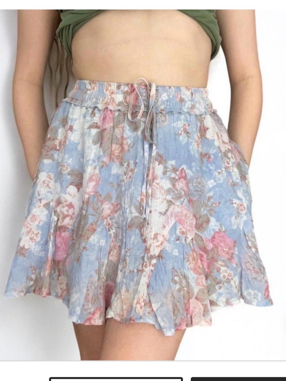 NWOT mi ami Floral Blue and Pink Pleated Mini Skirt | Size L